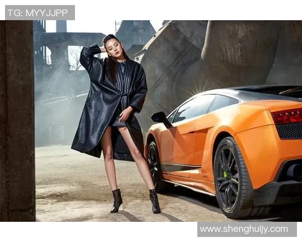 当超模邂逅足球明星：一场华丽与激情交织的爱情故事